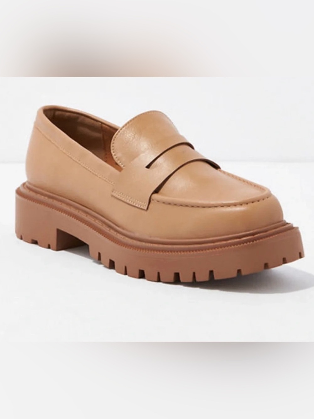 NWT American Eagle Ladies Tan Faux Leather Chunky Lug Sole Penny Loafers Size 8